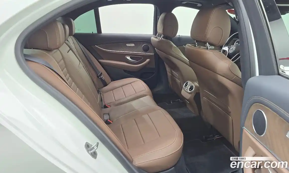Mercedes-Benz E-Class 2022 2.0 автомат (гидро), фото 26