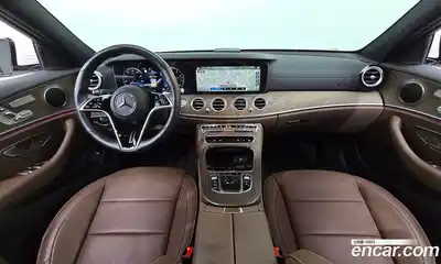 Mercedes-Benz E-Class 2022 2.0 автомат (гидро), миниатюра 10