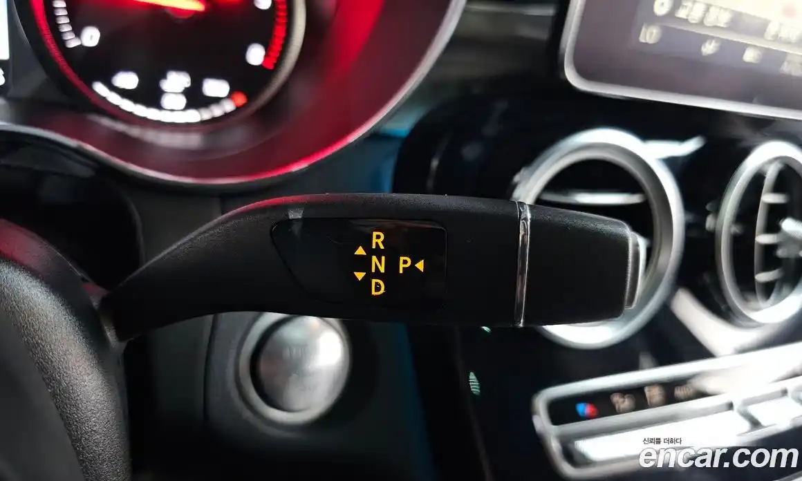 Mercedes-Benz GLC-Class 2017 2.1 гидро, фото 11 Mercedes-Benz GLC-Class 2017 2.1 гидро, фото 11