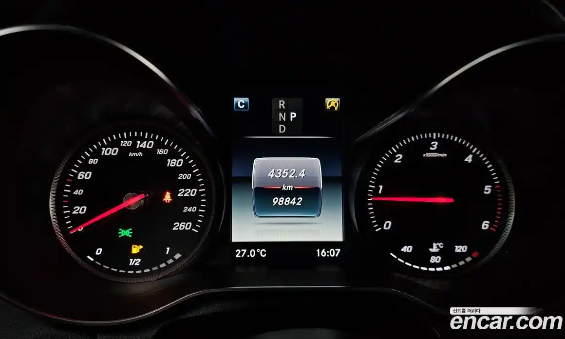 Mercedes-Benz GLC-Class 2017 2.1 гидро, фото 10 Mercedes-Benz GLC-Class 2017 2.1 гидро, фото 10