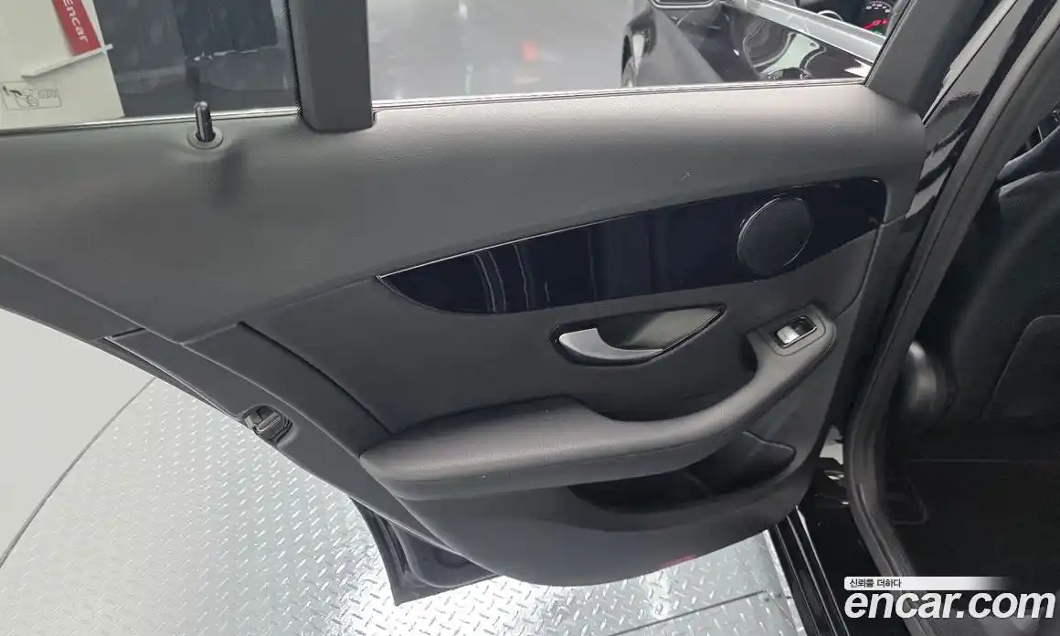 Mercedes-Benz C-Class 2017 2.0 гидро, фото 14