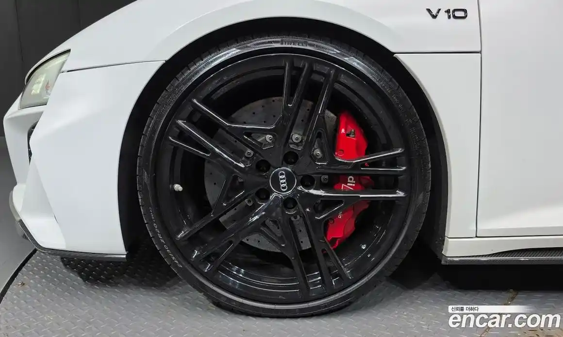 Audi R8 2019 5.2 автомат (гидро), фото 5