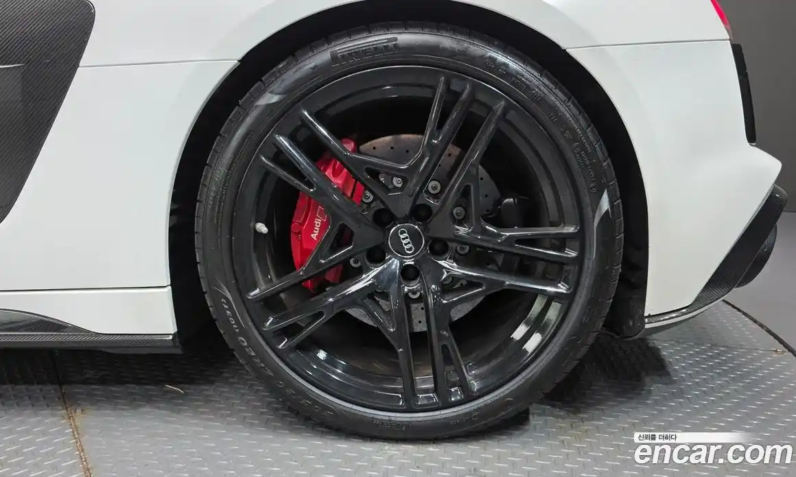 Audi R8 2019 5.2 автомат (гидро), фото 7