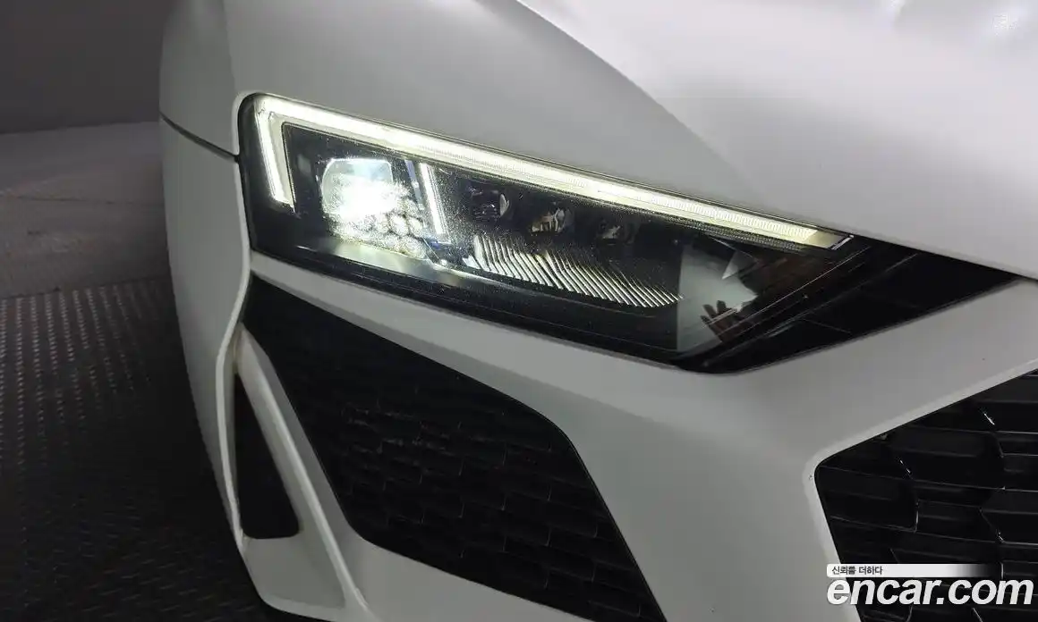 Audi R8 2019 5.2 автомат (гидро), фото 8