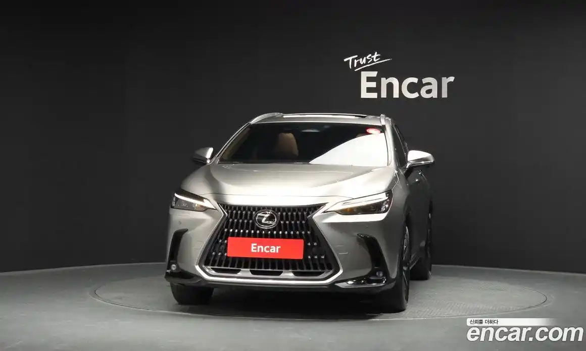 Lexus NX 2023 2.5 автомат (гидро), фото 3