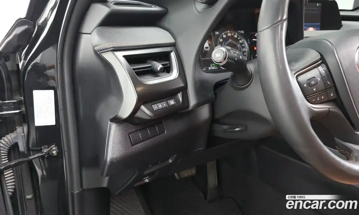 Lexus UX 2021 2.0 автомат (гидро), фото 19 Lexus UX 2021 2.0 автомат (гидро), фото 19