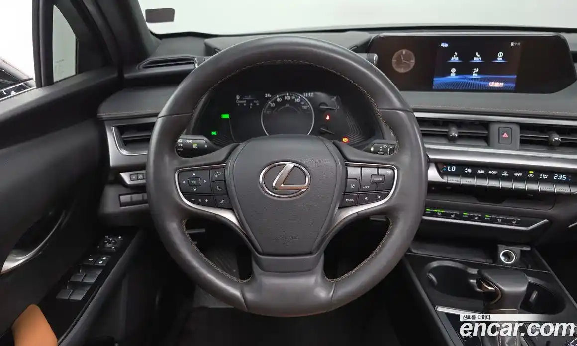 Lexus UX 2021 2.0 автомат (гидро), фото 20 Lexus UX 2021 2.0 автомат (гидро), фото 20