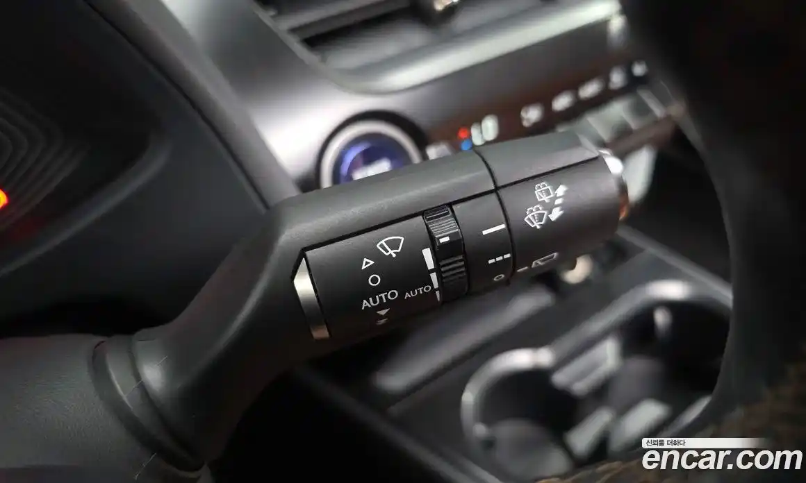 Lexus UX 2021 2.0 автомат (гидро), фото 32 Lexus UX 2021 2.0 автомат (гидро), фото 32