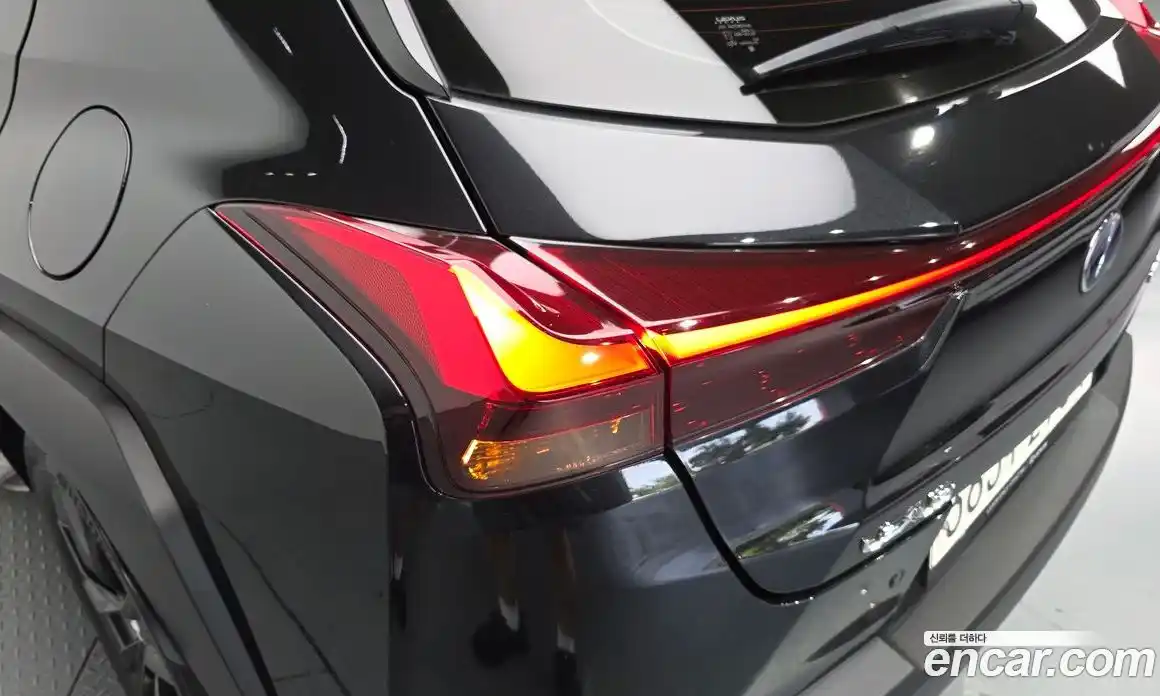 Lexus UX 2021 2.0 автомат (гидро), фото 9 Lexus UX 2021 2.0 автомат (гидро), фото 9