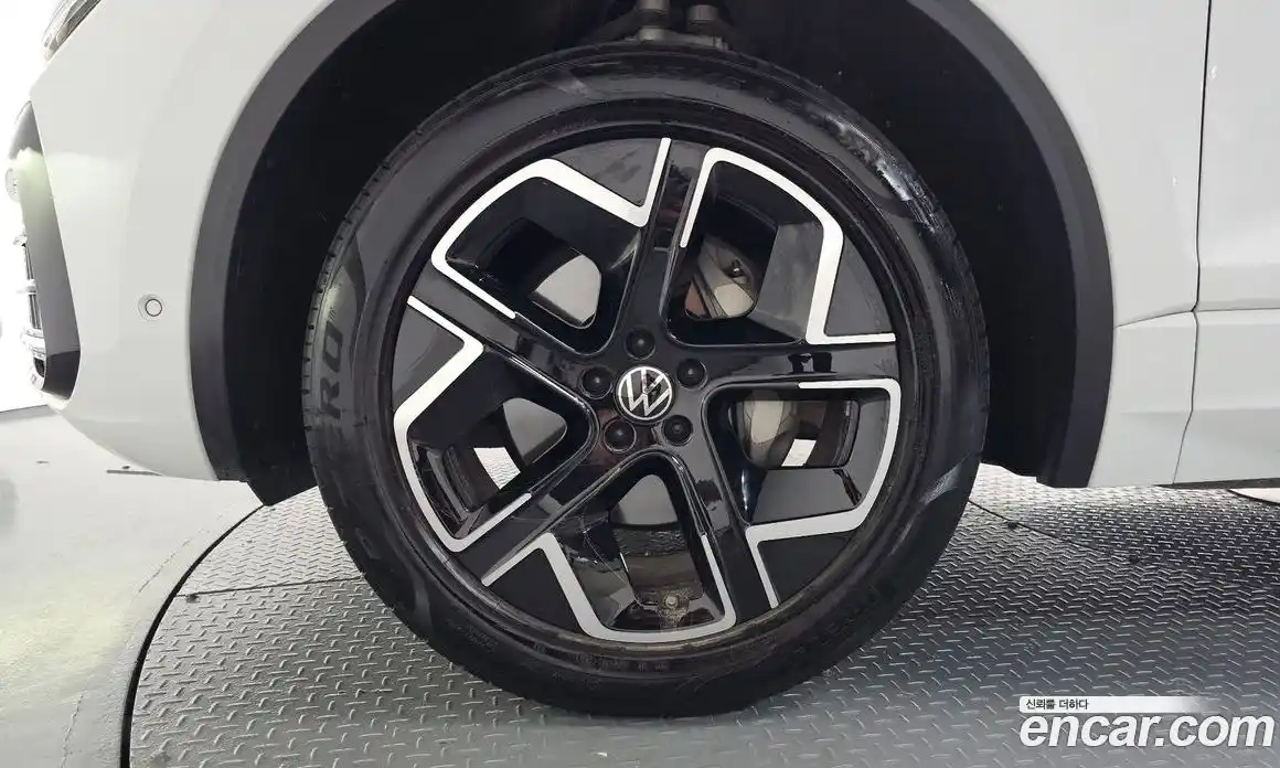 Volkswagen Touareg 2024 3.0 автомат (гидро), фото 4