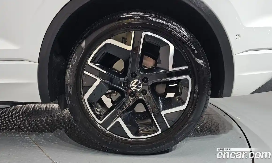 Volkswagen Touareg 2024 3.0 автомат (гидро), фото 6
