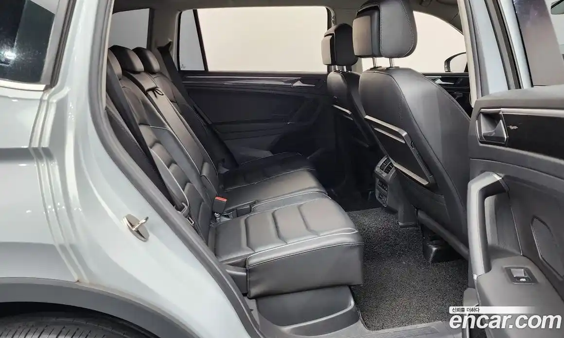 Volkswagen Tiguan 2018 2.0 автомат (гидро), фото 17