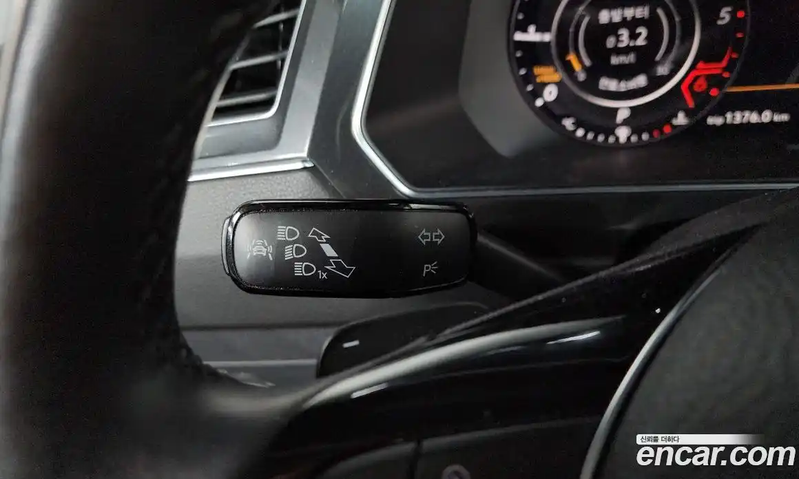 Volkswagen Tiguan 2018 2.0 автомат (гидро), фото 36