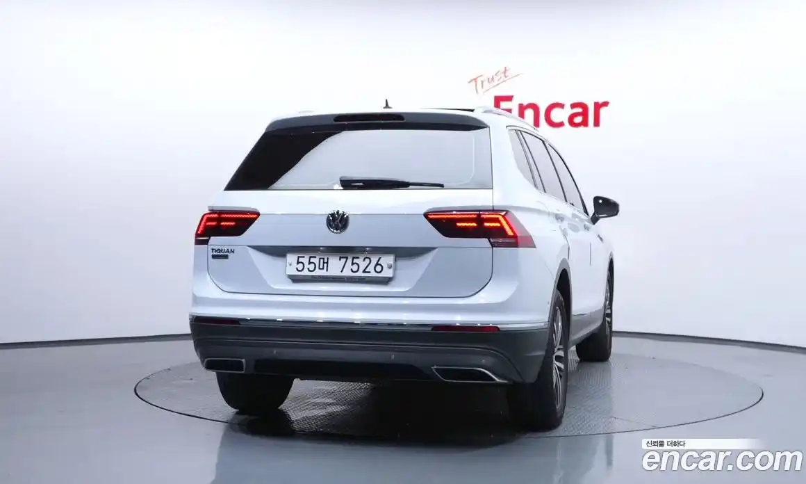 Volkswagen Tiguan 2018 2.0 автомат (гидро), фото 4