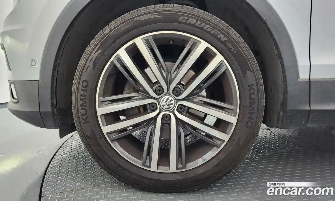 Volkswagen Tiguan 2018 2.0 автомат (гидро), фото 5