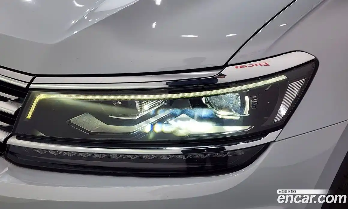 Volkswagen Tiguan 2018 2.0 автомат (гидро), фото 8