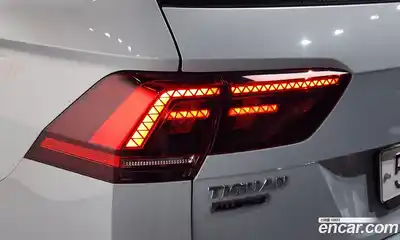 Volkswagen Tiguan 2018 2.0 автомат (гидро), миниатюра 9