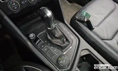 Volkswagen Tiguan 2018 2.0 автомат (гидро), миниатюра 12