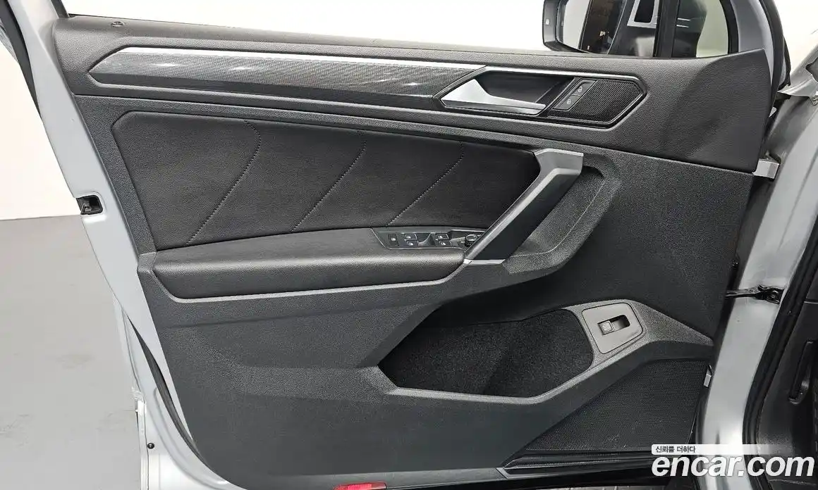 Volkswagen Tiguan 2018 2.0 автомат (гидро), фото 14
