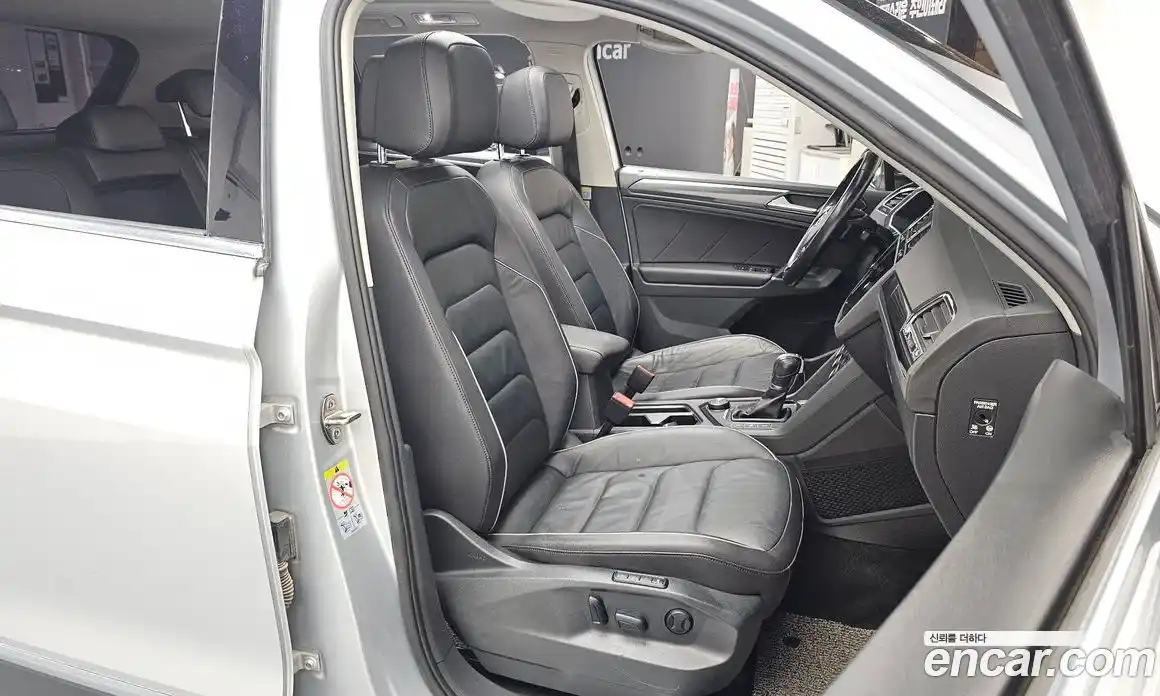 Volkswagen Tiguan 2018 2.0 автомат (гидро), фото 16