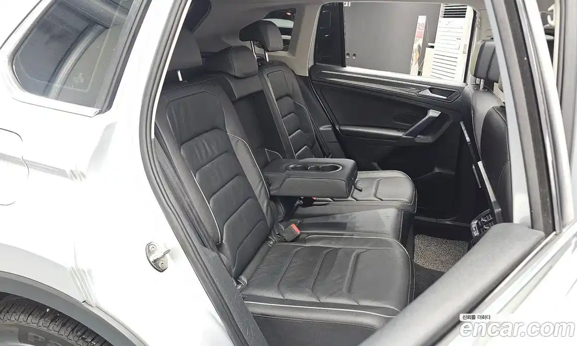 Volkswagen Tiguan 2018 2.0 автомат (гидро), фото 17