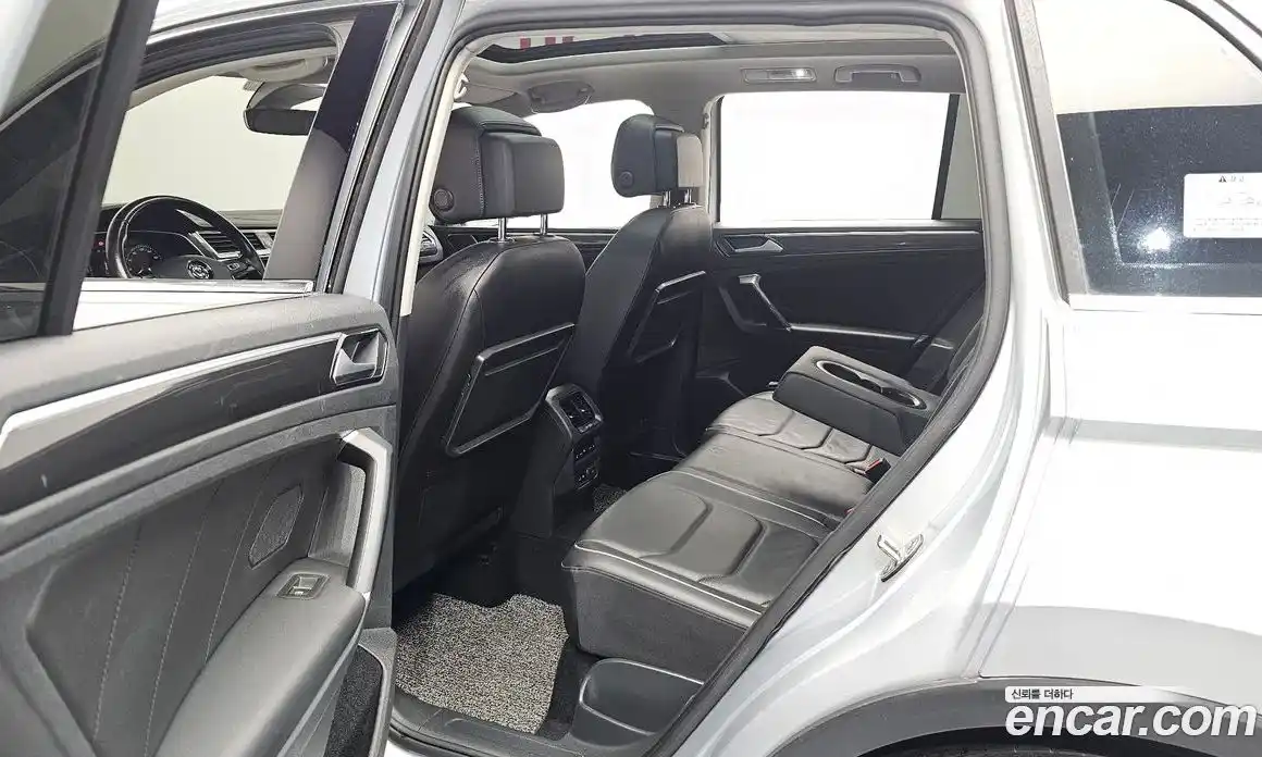 Volkswagen Tiguan 2018 2.0 автомат (гидро), фото 18