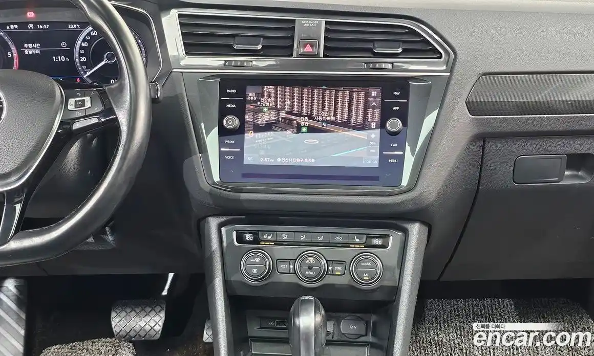 Volkswagen Tiguan 2018 2.0 автомат (гидро), фото 19