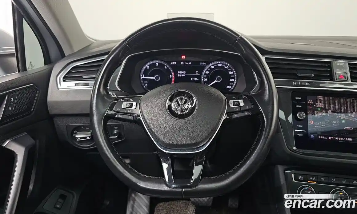 Volkswagen Tiguan 2018 2.0 автомат (гидро), фото 20
