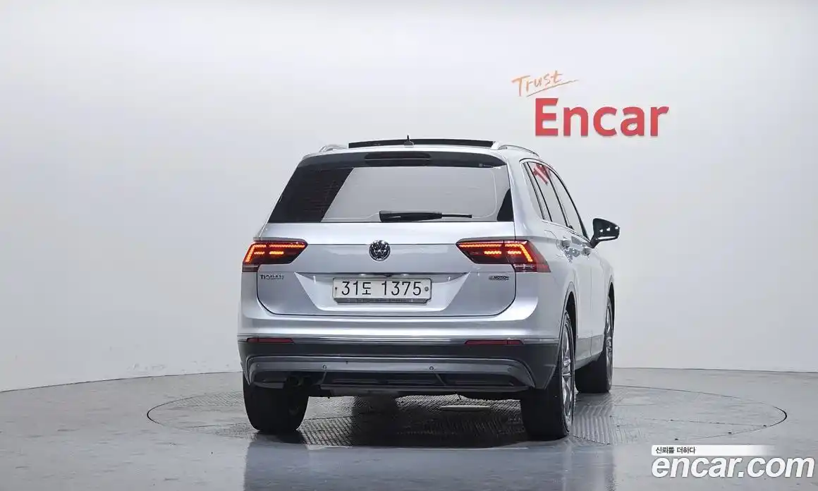 Volkswagen Tiguan 2018 2.0 автомат (гидро), фото 4