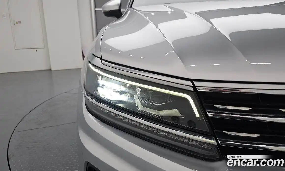 Volkswagen Tiguan 2018 2.0 автомат (гидро), фото 8