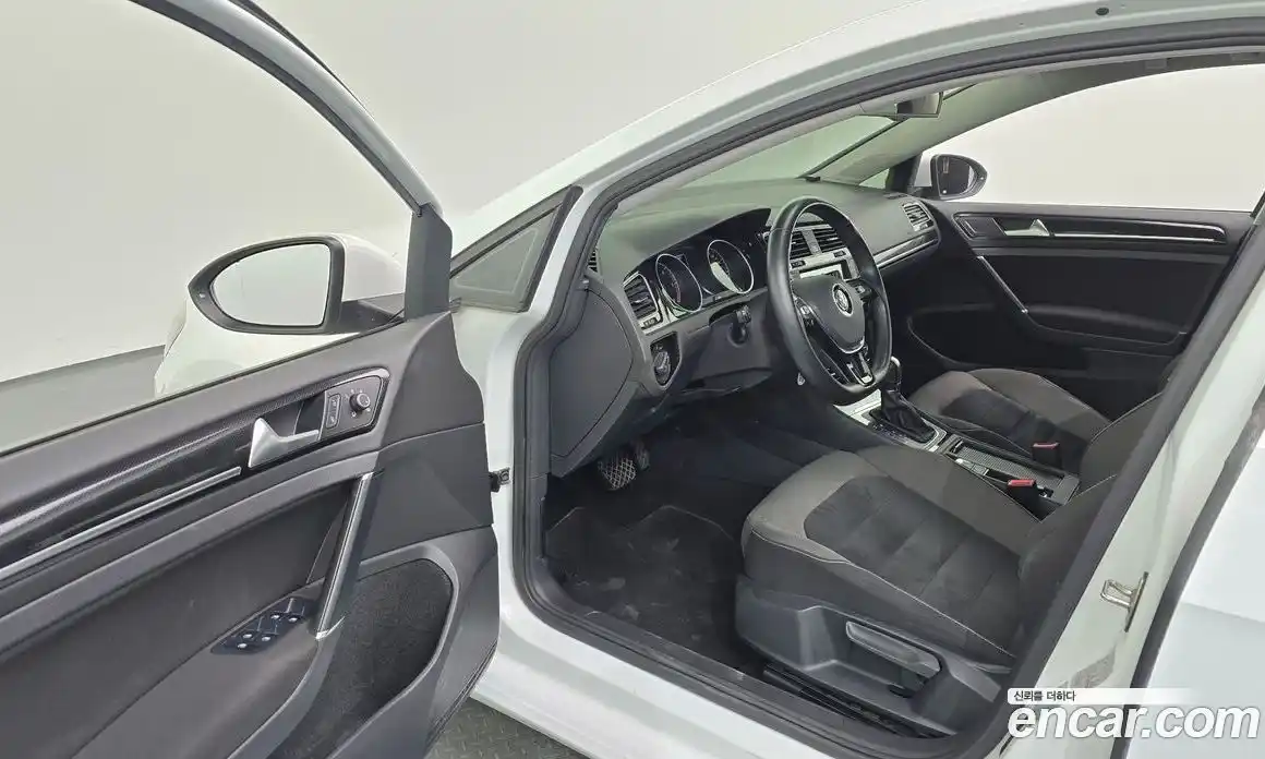 Volkswagen Golf 2015 2.0 автомат (гидро), фото 10