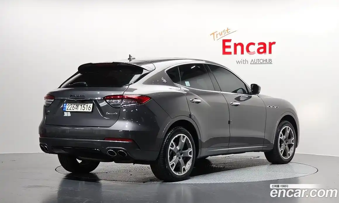 Maserati Levante 2018 3.0 автомат (гидро), фото 2 Maserati Levante 2018 3.0 автомат (гидро), фото 2