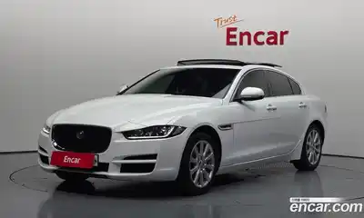 Jaguar XE 2017 2.0 автомат (гидро), миниатюра 1 Jaguar XE 2017 2.0 автомат (гидро), миниатюра 1