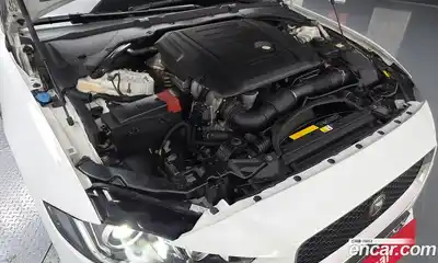 Jaguar XE 2017 2.0 автомат (гидро), миниатюра 6 Jaguar XE 2017 2.0 автомат (гидро), миниатюра 6