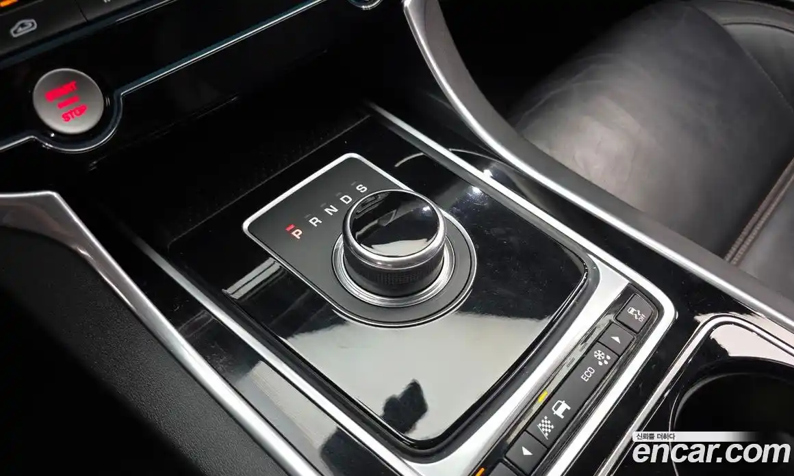 Jaguar XE 2017 2.0 автомат (гидро), фото 9 Jaguar XE 2017 2.0 автомат (гидро), фото 9