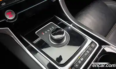 Jaguar XE 2017 2.0 автомат (гидро), миниатюра 9 Jaguar XE 2017 2.0 автомат (гидро), миниатюра 9