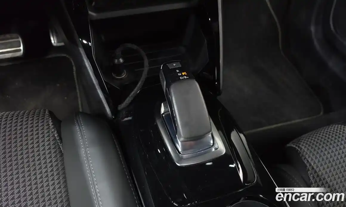Peugeot 208 2022 0.1 автомат (гидро), фото 11