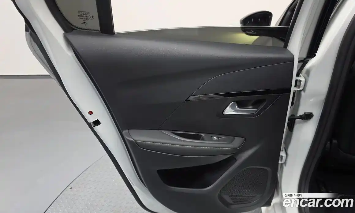 Peugeot 208 2022 0.1 автомат (гидро), фото 14