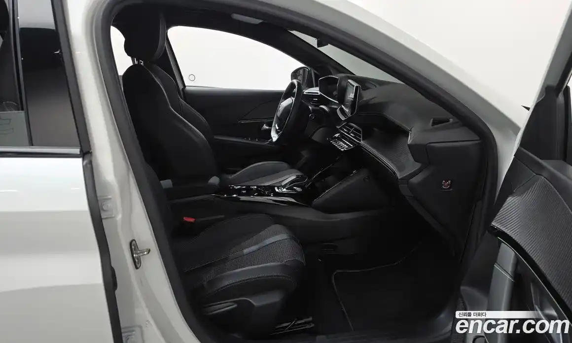 Peugeot 208 2022 0.1 автомат (гидро), фото 15