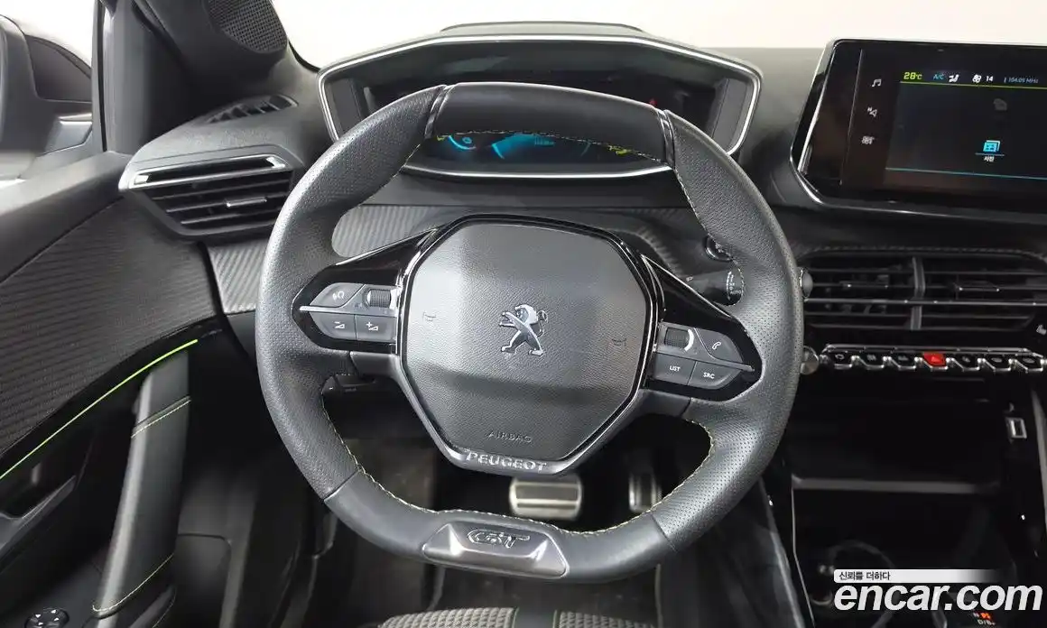 Peugeot 208 2022 0.1 автомат (гидро), фото 17