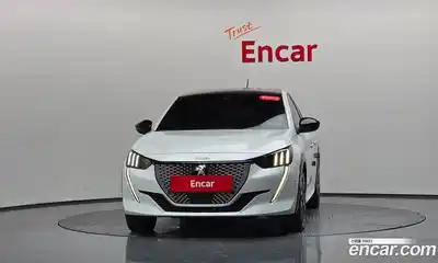 Peugeot 208 2022 0.1 автомат (гидро), миниатюра 2