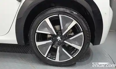 Peugeot 208 2022 0.1 автомат (гидро), миниатюра 6