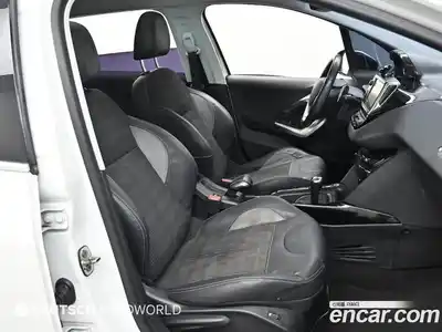 Peugeot 2008 2015 1.6 автомат (гидро), миниатюра 8
