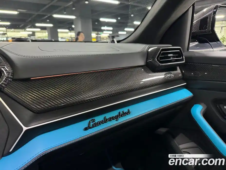 Lamborghini Urus 2025 4.0 автомат (гидро), фото 11 Lamborghini Urus 2025 4.0 автомат (гидро), фото 11