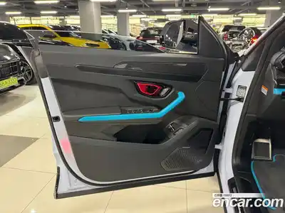 Lamborghini Urus 2025 4.0 автомат (гидро), миниатюра 6 Lamborghini Urus 2025 4.0 автомат (гидро), миниатюра 6