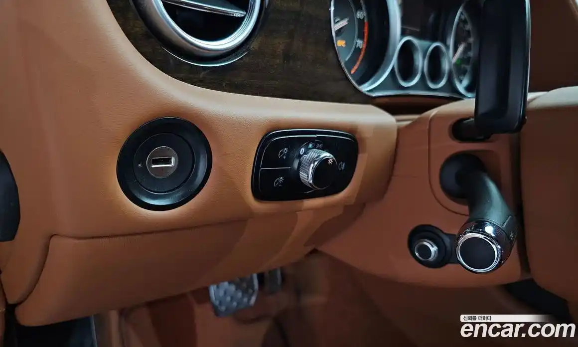 Bentley Continental 2013 4.0 автомат (гидро), фото 17 Bentley Continental 2013 4.0 автомат (гидро), фото 17
