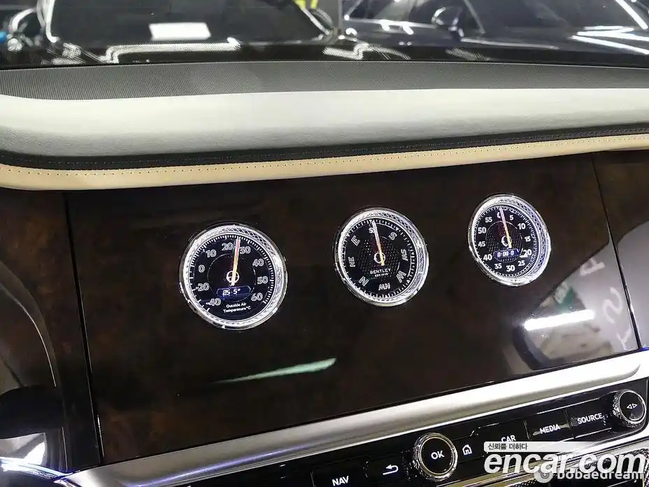 Bentley Flying Spur 2022 4.0 автомат (гидро), фото 16