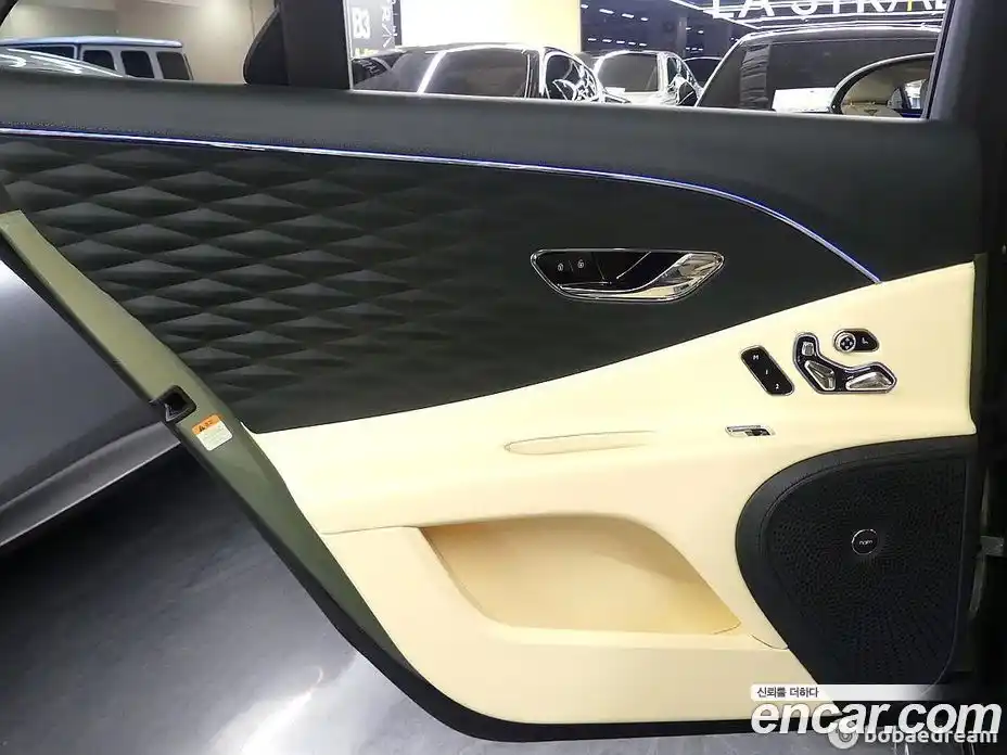 Bentley Flying Spur 2022 4.0 автомат (гидро), фото 18