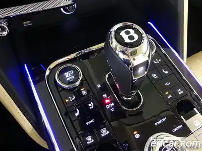 Bentley Flying Spur 2022 4.0 автомат (гидро), миниатюра 9