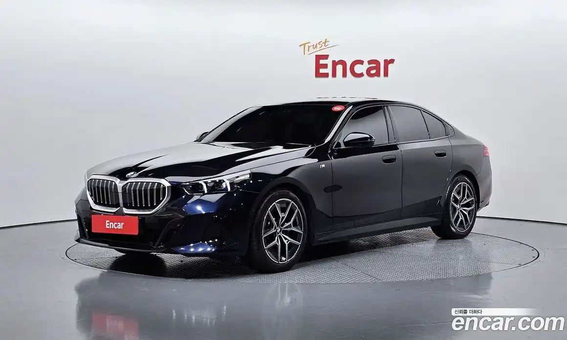 BMW 5 серия 2025 2.0 автомат (гидро), фото 1
